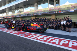 Max Verstappen, Red Bull Racing ve Daniel Ricciardo, Red Bull Racing, Red Bull Racing takım resmind