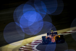 Stoffel Vandoorne, McLaren MCL33 Renault