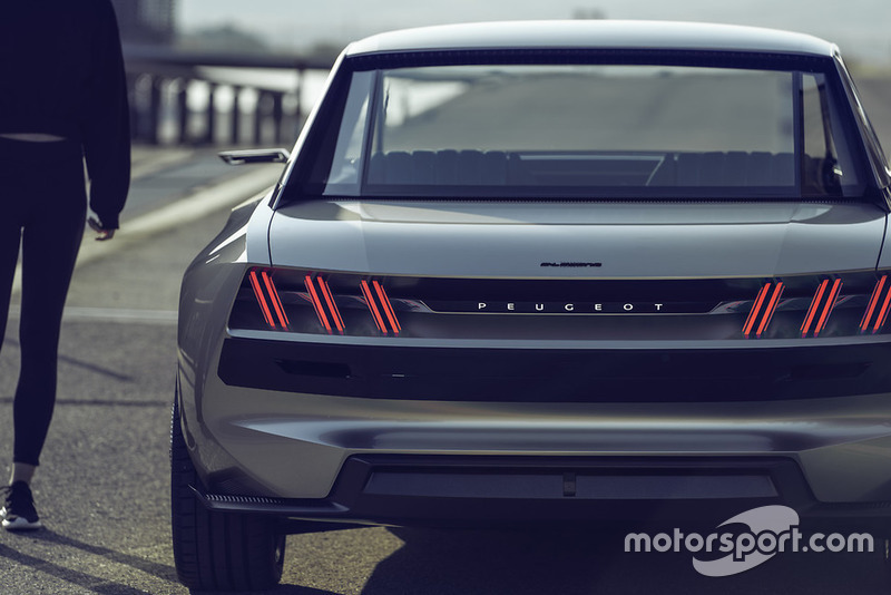 Peugeot e-Legend Concept