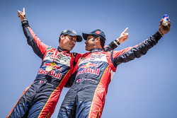 Yarış galibi #300 Toyota Hilux: Nasser Al-Attiyah, Matthieu Baumel