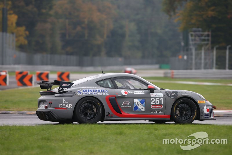 #251 Porsche Cayman GT4, Ebimotors Srl: Riccitelli-De Castro