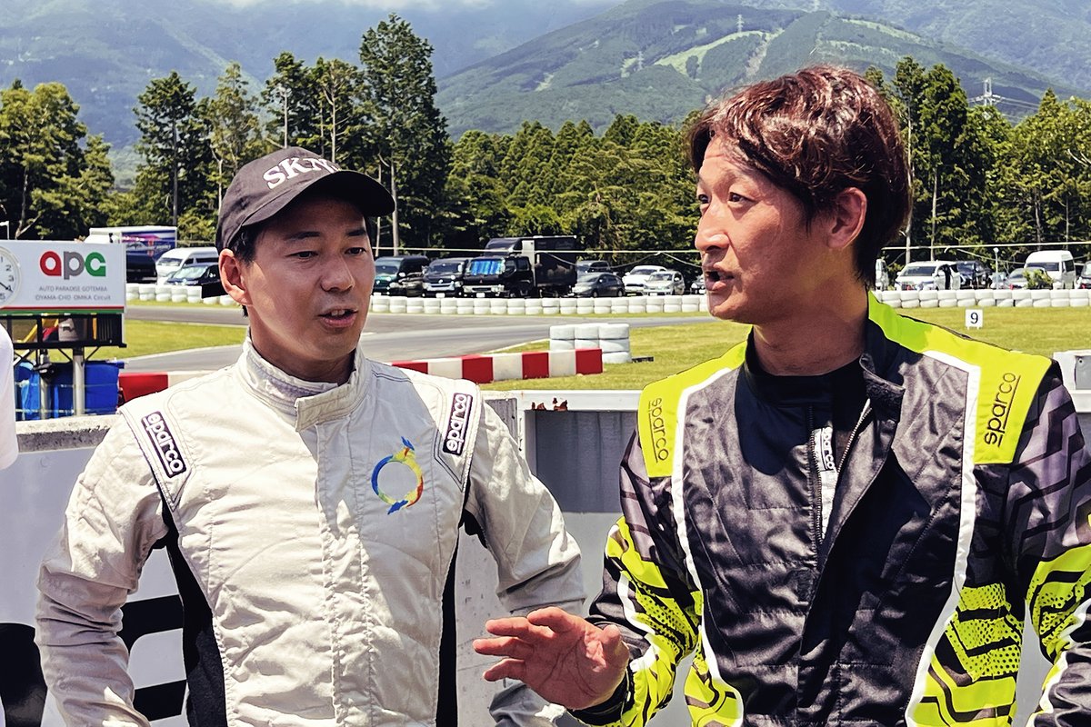 TOM'S競技用EVカートお披露目会に参加した山本左近と井出有治