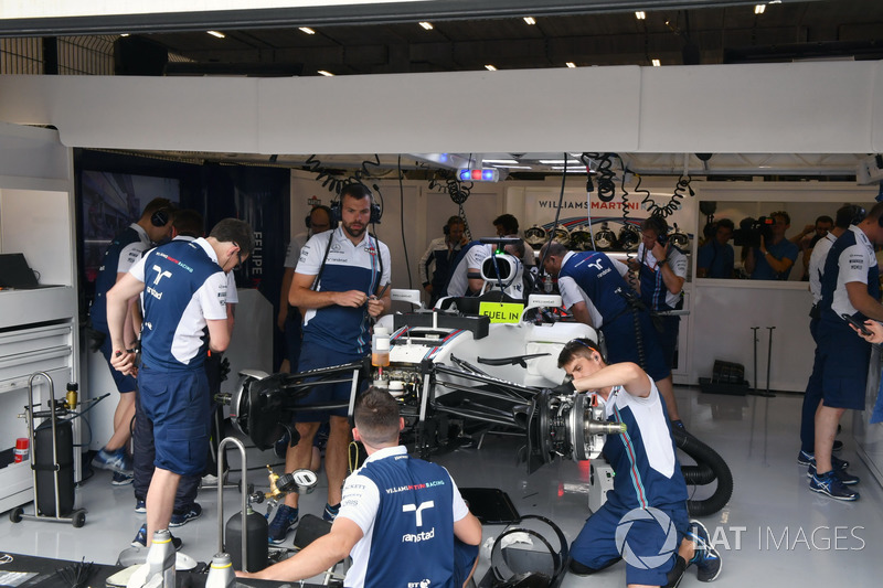 New chassis is built up for Felipe Massa, Williams FW40