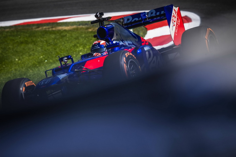Marc Márquez maneja el Toro Rosso F1