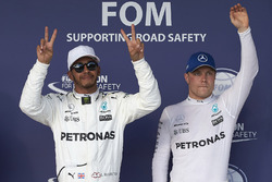 Polesitter Lewis Hamilton, Mercedes AMG F1, Valtteri Bottas, Mercedes AMG F1, third
