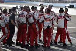 Siegerjubel: Crew von Matt Kenseth, Joe Gibbs Racing