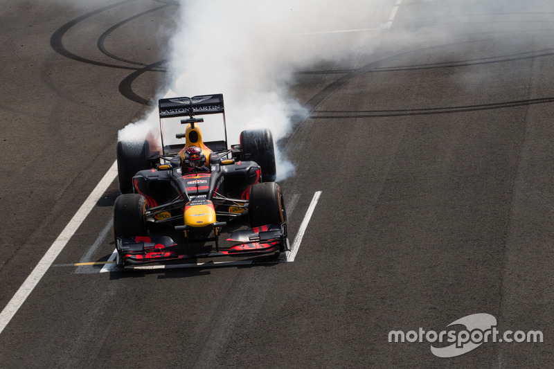 Макс Ферстаппен на гоночних днях за кермом RB8