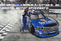 Race winner Kyle Busch, Kyle Busch Motorsports Toyota