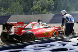 Sebastian Vettel, Ferrari SF16-H, fuori pista