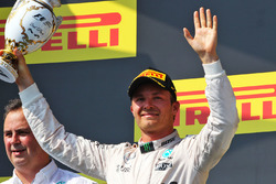 Podium: tweede Nico Rosberg, Mercedes AMG F1 Team