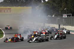 Макс Ферстаппен, Red Bull Racing RB12, Ніко Росберг, Mercedes AMG F1 W07 Hybrid