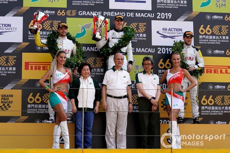 Podium: le vainqueur #999 Mercedes-AMG Team GruppeM Racing Mercedes AMG GT3: Raffaele Marciello, le deuxième #98 ROWE Racing Porsche 911 GT3 R: Earl Bamber, le troisième #99 ROWE Racing Porsche 911 GT3 R: Laurens Vanthoor