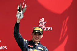 Max Verstappen, Red Bull Racing RB12 feiert auf dem Podium