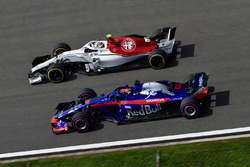 Шарль Леклер, Sauber C37, Брендон Хартлі, Scuderia Toro Rosso STR13
