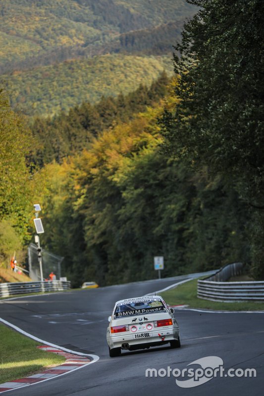 #626 BMW M3 E30: Konstantin Wolf, Christian Hirsch