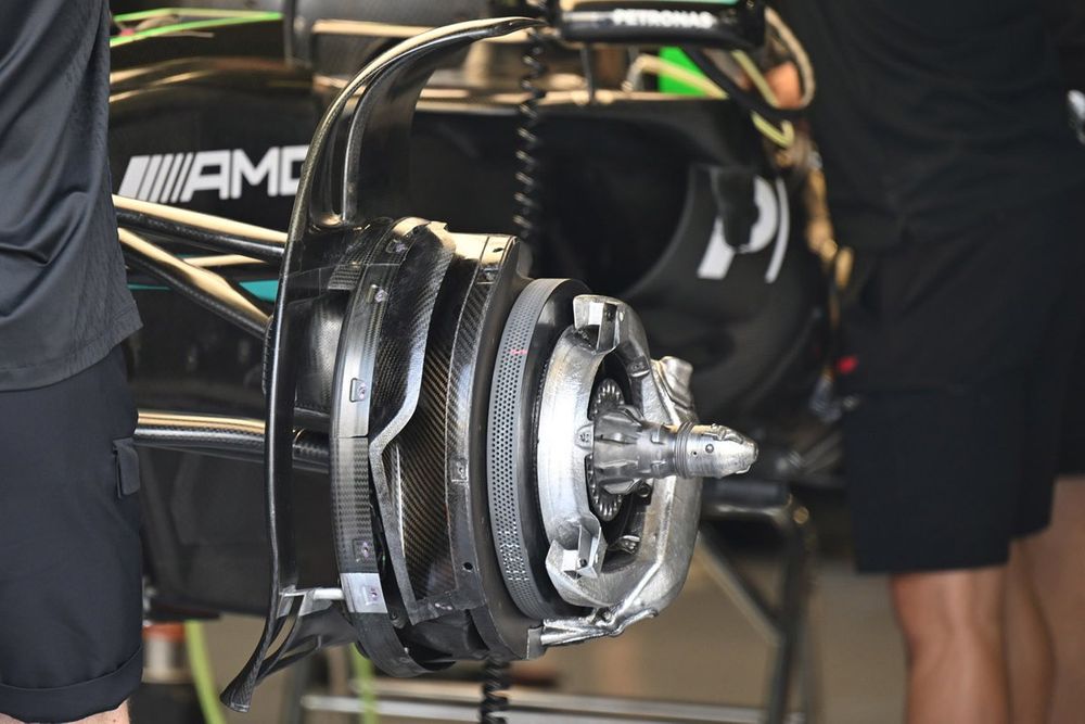 Mercedes W14 detalle del tambor de freno