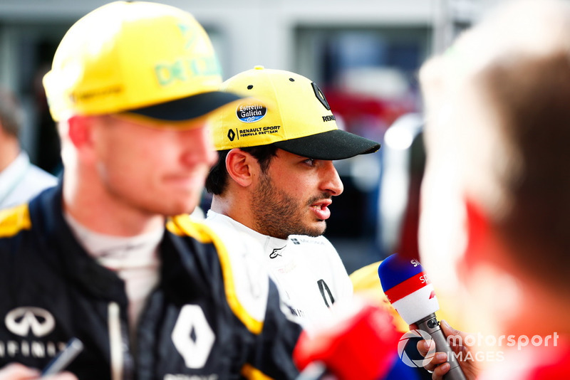 Nico Hulkenberg, Renault Sport F1 Team, Carlos Sainz Jr., Renault Sport F1 Team