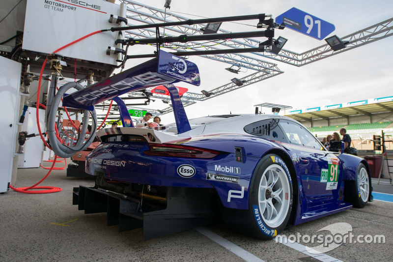 #91 Porsche GT Team Porsche 911 RSR