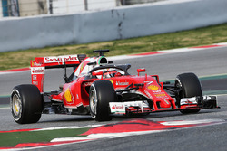 Kimi Raikkonen, Ferrari SF16-H running a cockpit cover