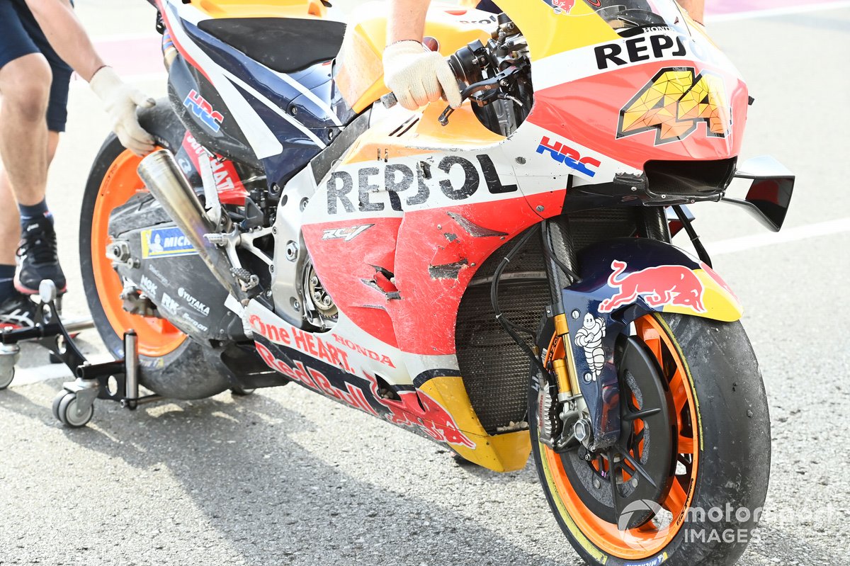 Sturz: Pol Espargaro, Repsol Honda Team