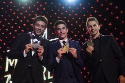 Топ-3 Чемпіонату: Чемпіо світу Марк Маркес, Repsol Honda Team, Honda; друге місце Валентино Россі, M