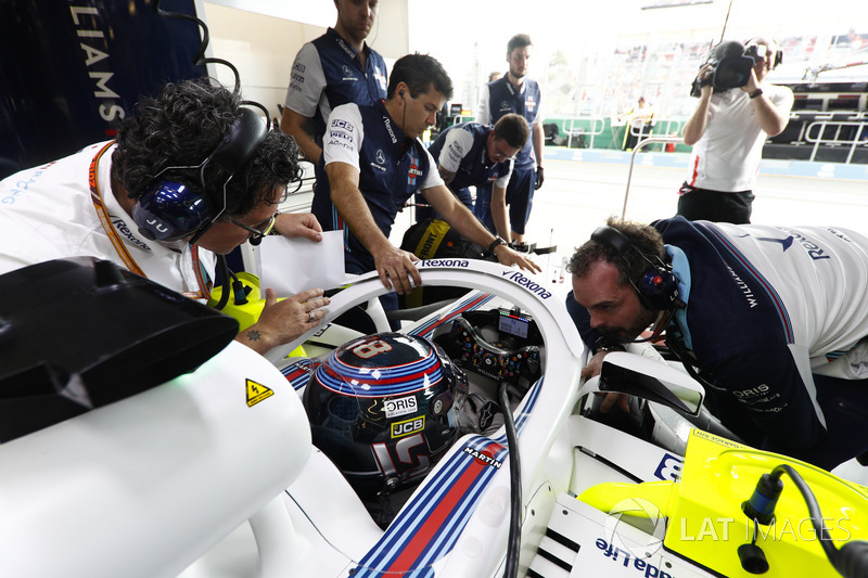 Lance Stroll, Williams Racing, nell'abitacolo della sua monoposto