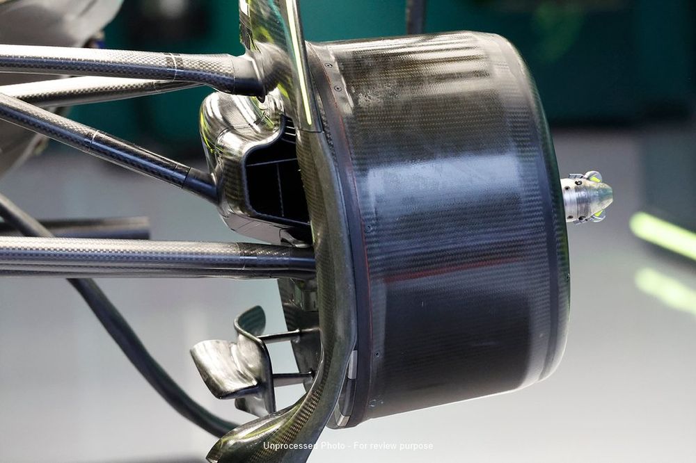 Aston Martin AMR23 detalle del tambor de freno