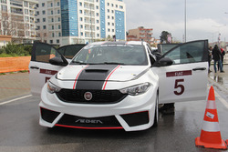 Fiat Egea yarış aracı
