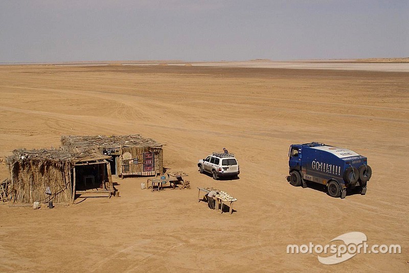 El Dakar vuelve a pensar en África