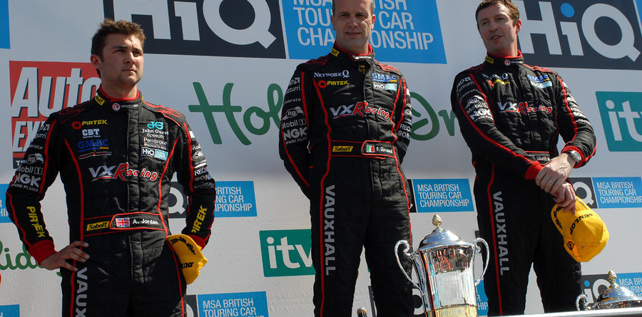 Thruxton's speed nets new 2009 winners and drama Thruxton's speed nets new 2009 winners and drama