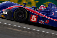 Mansell team out after early crash Mansell team out after early crash