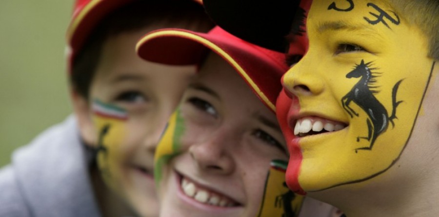 Vettel takes emphatic pole in Australia Vettel takes emphatic pole in Australia