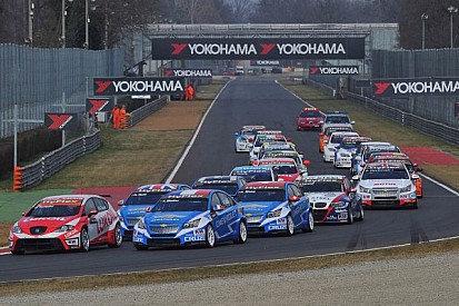 Twenty-five cars entered in the opening event at Monza
