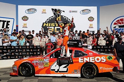 Kyle Larson rewards new sponsor with a win