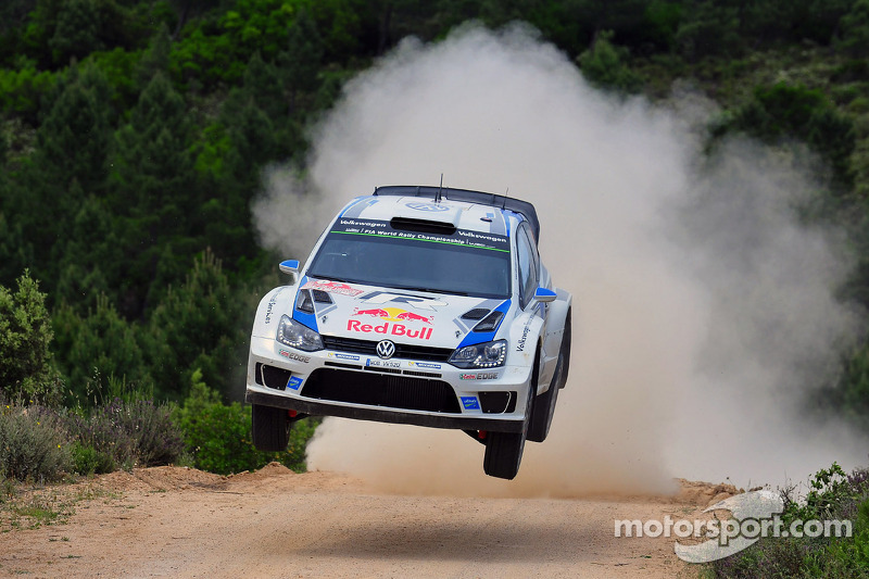 Ogier powers into Rally Italia lead