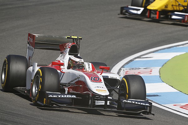 Stoffel Vandoorne sets the pace