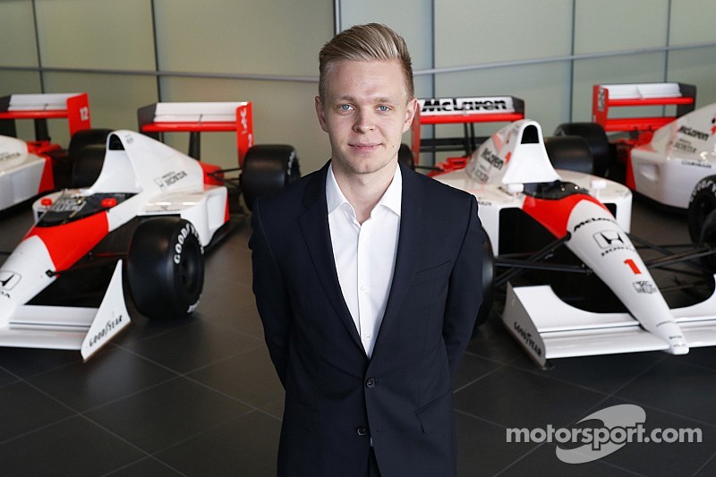 Magnussen no participará en entrenamientos libres en 2015