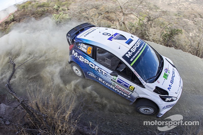 Tanak pierde control y su auto se hunde en el lago