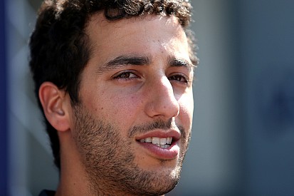 Ricciardo admite que Renault no es el único problema