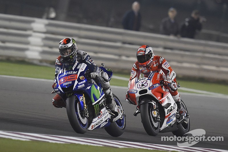 Lorenzo piégé en course par son casque