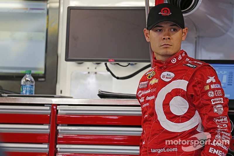 Larson tiene el alta para correr en Texas Motor Speedway