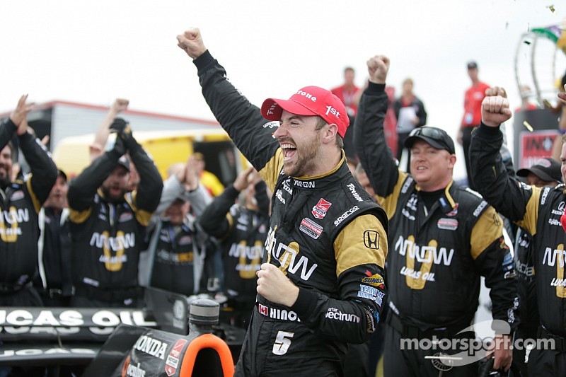 James Hinchcliffe loue la