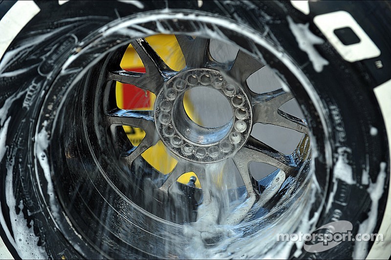 Pirelli lleva a Bahrein compuestos medio y blando