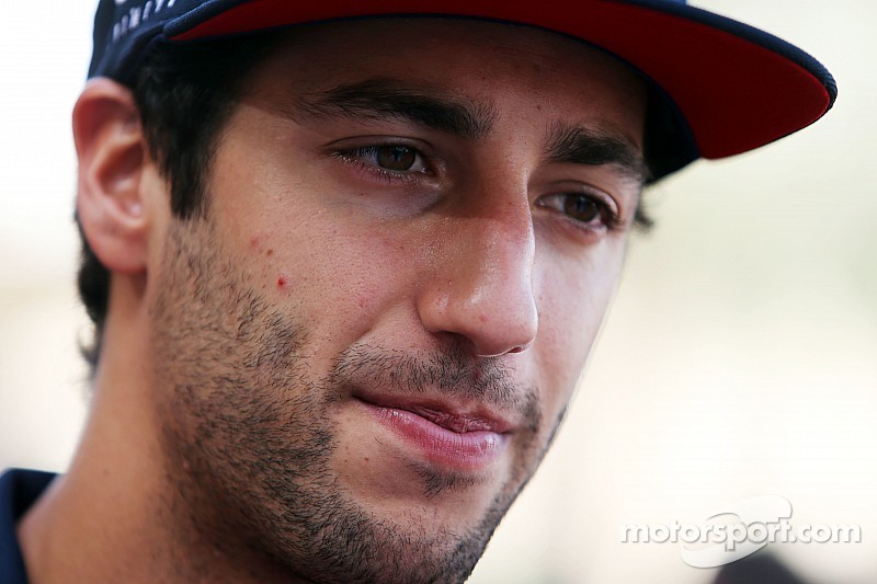 Según Marko, Ricciardo está en el mismo nivel de Vettel