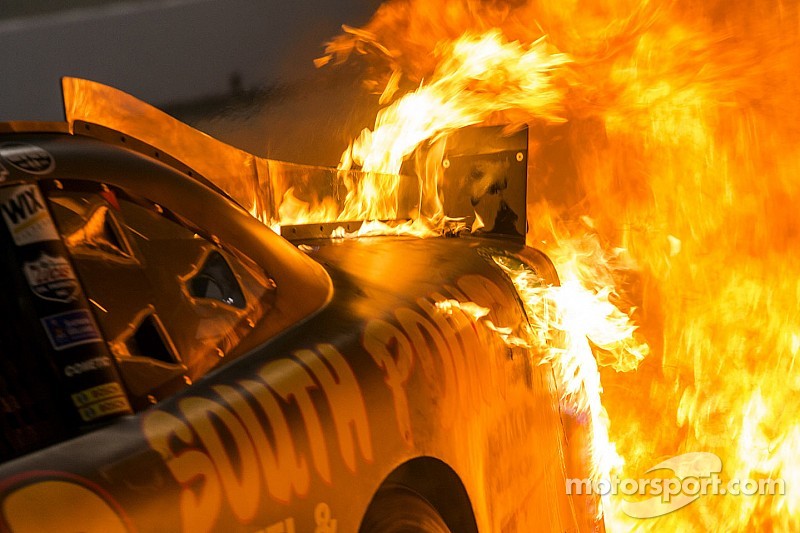 Un mecánico sigue hospitalizado luego del incendio en los pits