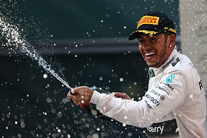 Lewis Hamilton, de fiesta en Las Vegas