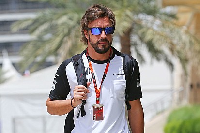 Fernando Alonso se rinde antes de llegar a Barcelona