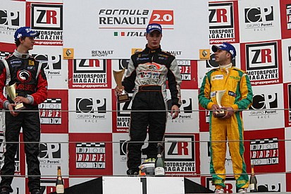 Imola: Vecchi dalla pole alla vittoria in gara 1