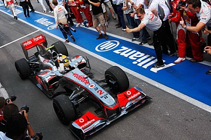 La McLaren gioca in difesa a Valencia