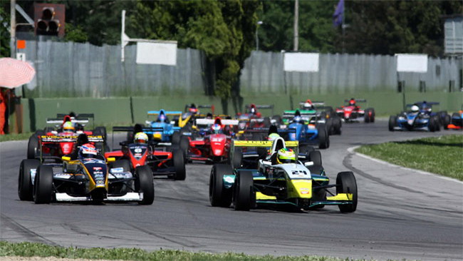 Aleshin vola sul bagnato